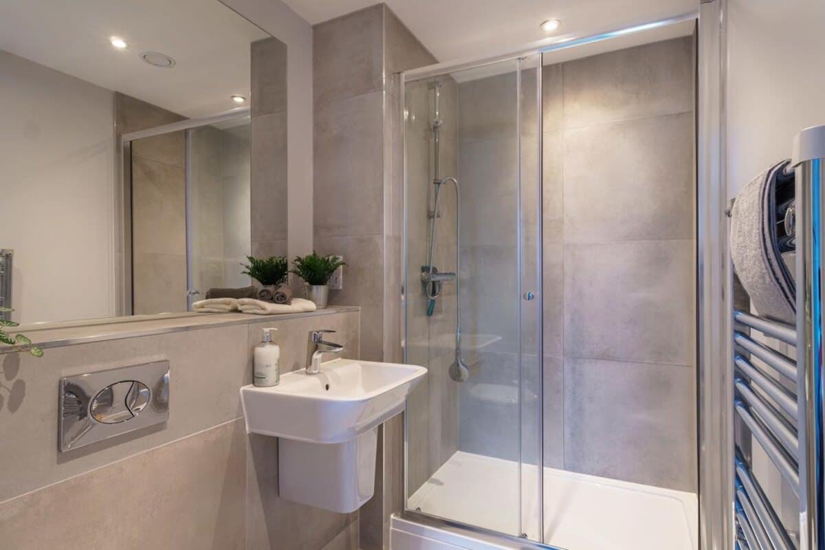 Fantastic 3 Bedroom Manchester Apartment Εξωτερικό φωτογραφία